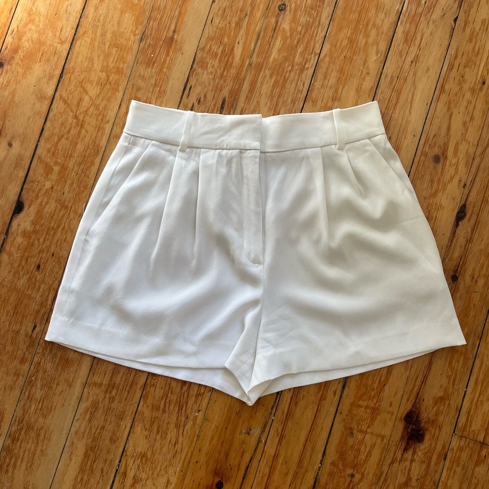 Aritzia Babaton Shorts (NWOT)